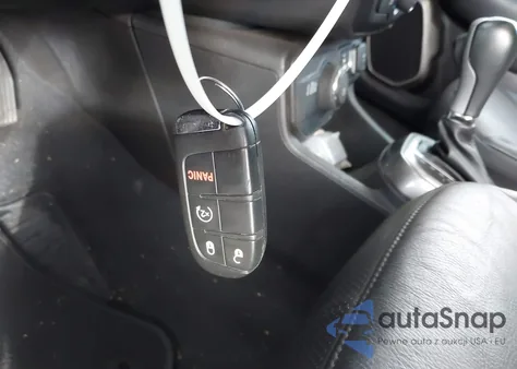 2021 Jeep Renegade Limited 4X4 из США, поврежденный, VIN ZACNJDD17MPM68771